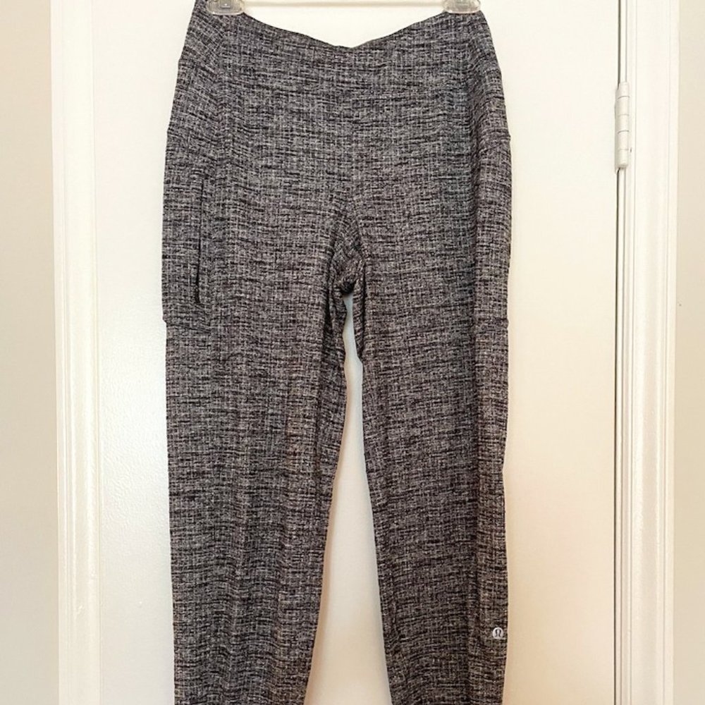 lululemon high rise joggers size 6